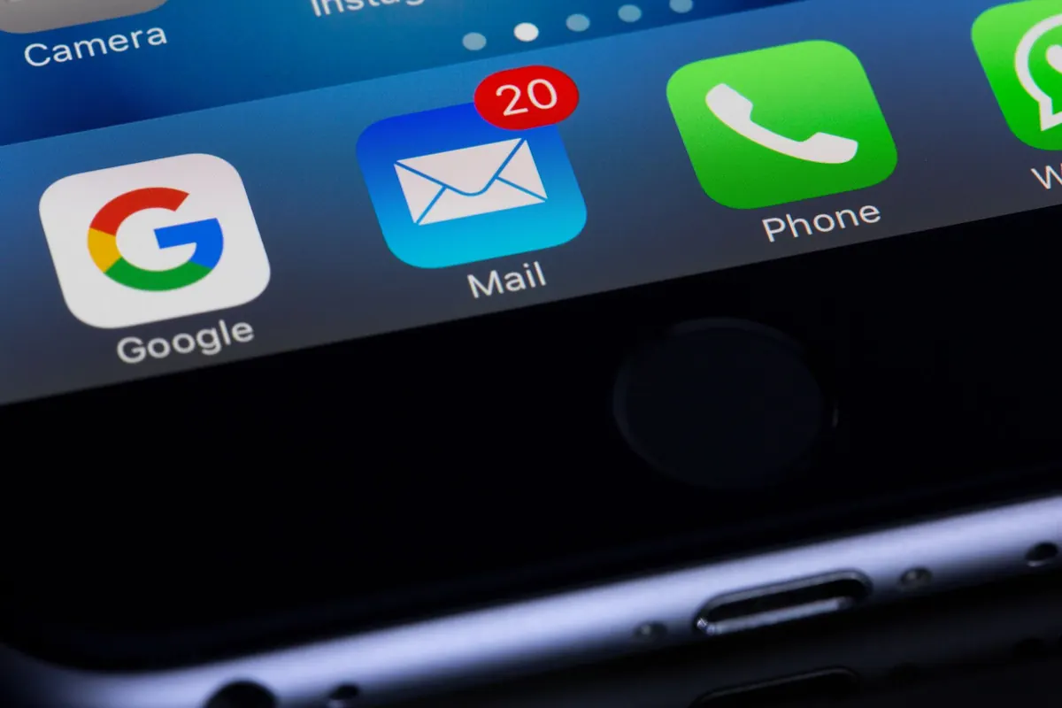 Phishing Red Flags Checklist: 15 Signs Before You Click